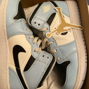 Air Jordan 1 Mid Ice Blue / Black Sail White